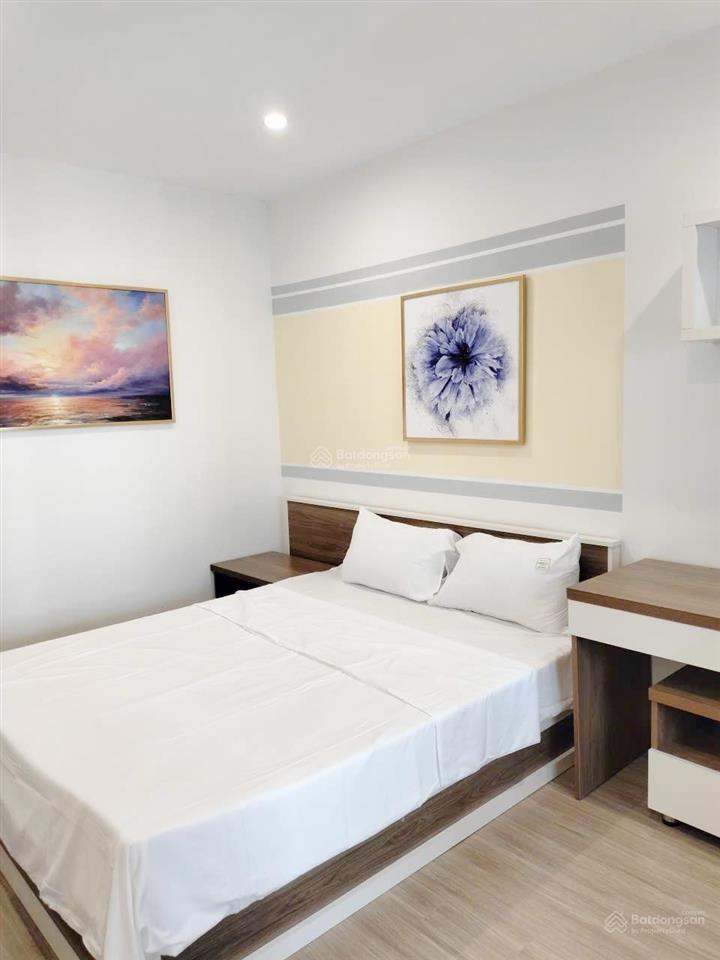 Cần tiền bán gấp căn 2pn 2vs, ban công đông nam view biển hồ