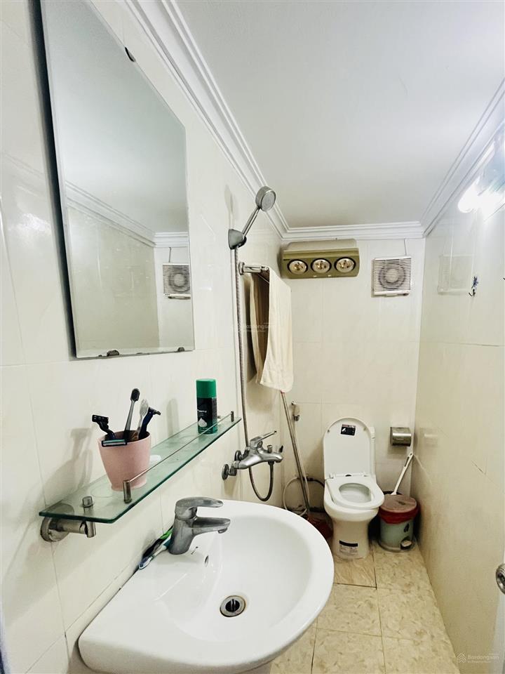 Cho thuê nhà riêng tại hoàng văn thái, 12 triệu, 48m2, 5pn, 4wc, ngõ phân lô ô tô đỗ cửa