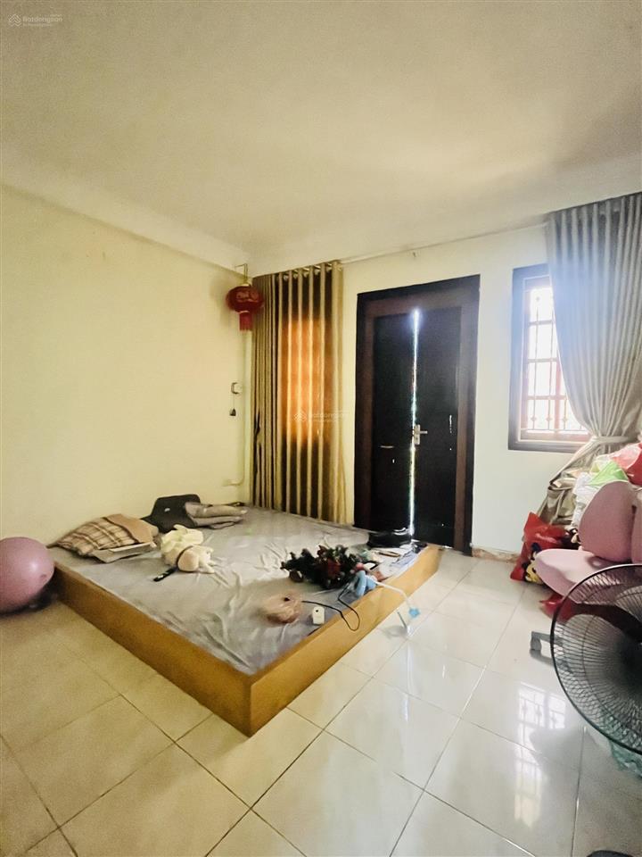 Cho thuê nhà riêng tại hoàng văn thái, 12 triệu, 48m2, 5pn, 4wc, ngõ phân lô ô tô đỗ cửa