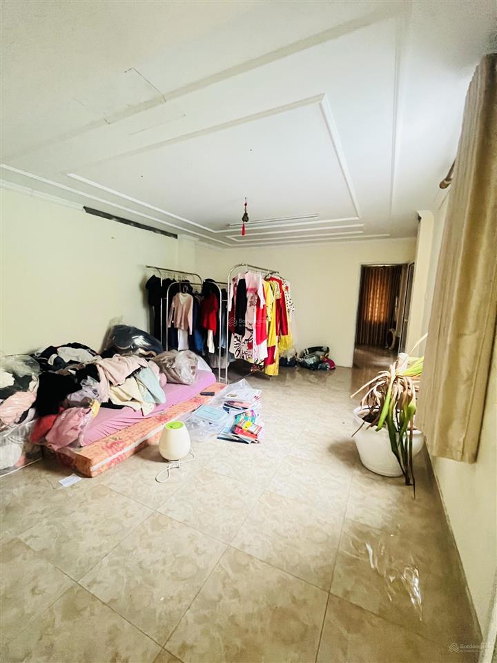 Cho thuê nhà riêng tại hoàng văn thái, 12 triệu, 48m2, 5pn, 4wc, ngõ phân lô ô tô đỗ cửa