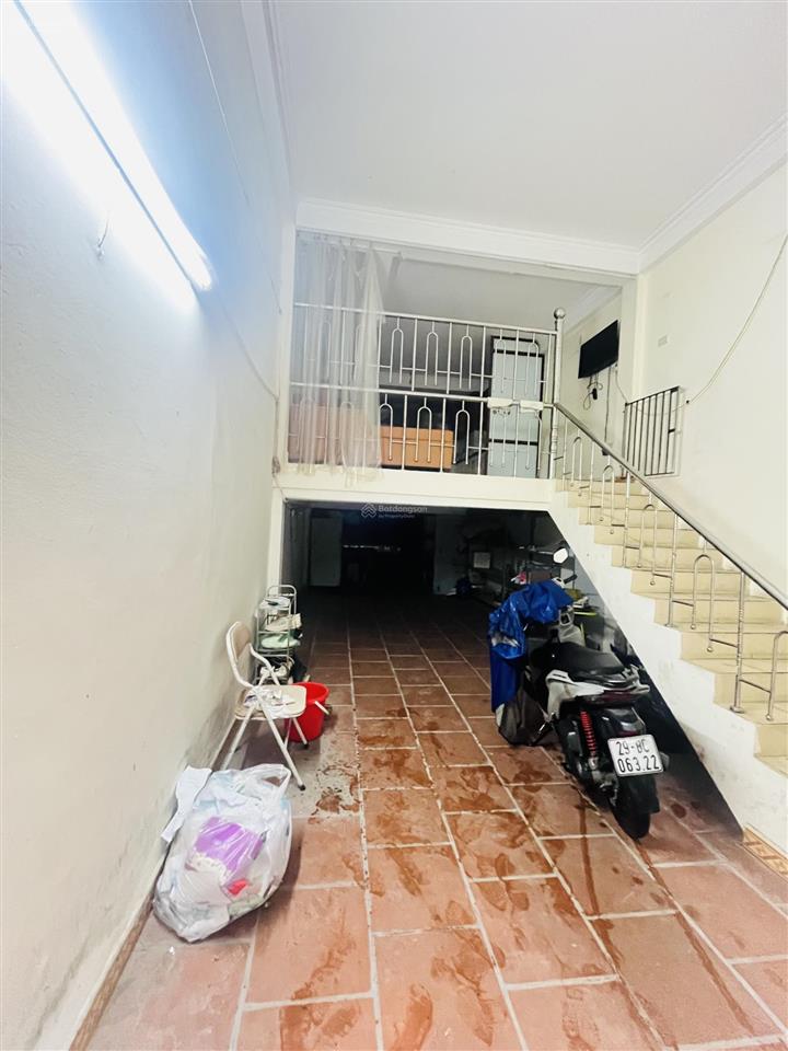Cho thuê nhà riêng tại hoàng văn thái, 12 triệu, 48m2, 5pn, 4wc, ngõ phân lô ô tô đỗ cửa