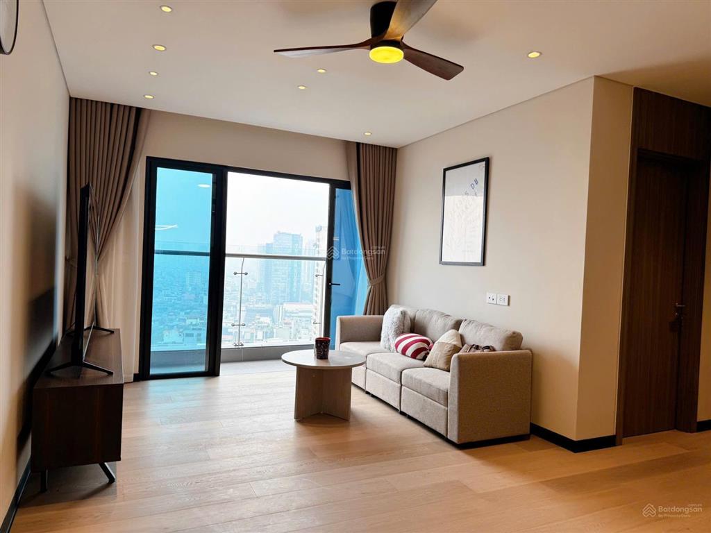 Cho thuê căn hộ 2 phòng ngủ giá 12 triệu/tháng tại seasons avenue mỗ lao