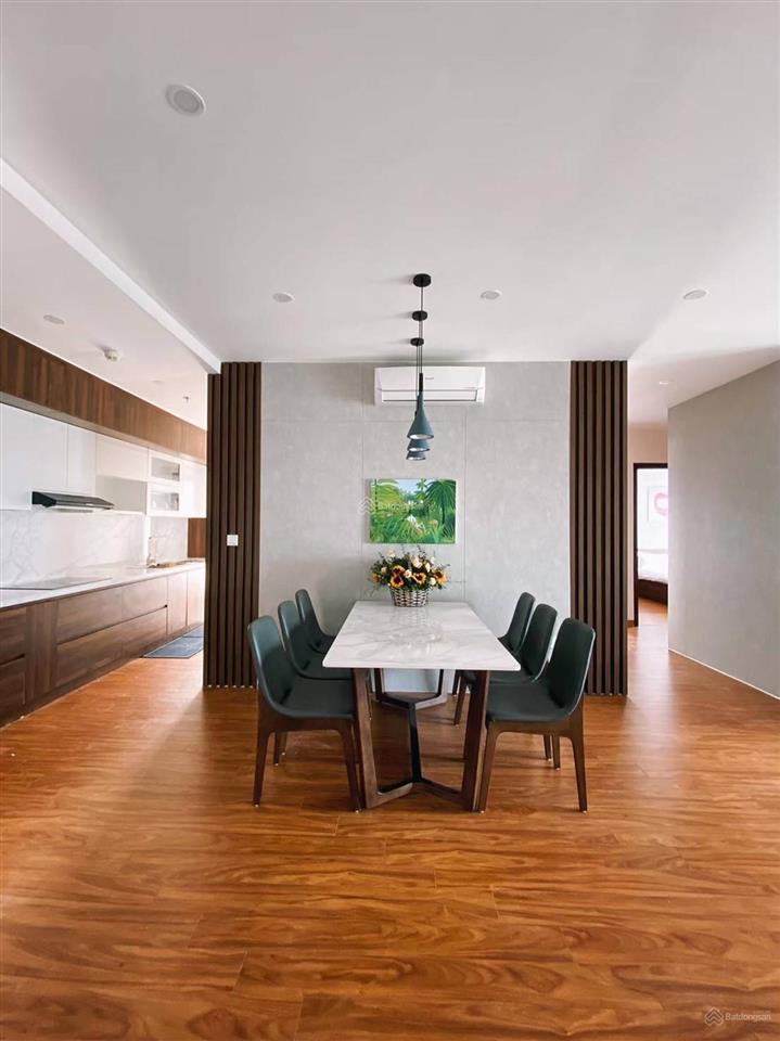 Hiếm  cho thuê căn hộ 3 phòng ngủ full đồ 18 tr/th tại golden palace, nội thất cao cấp
