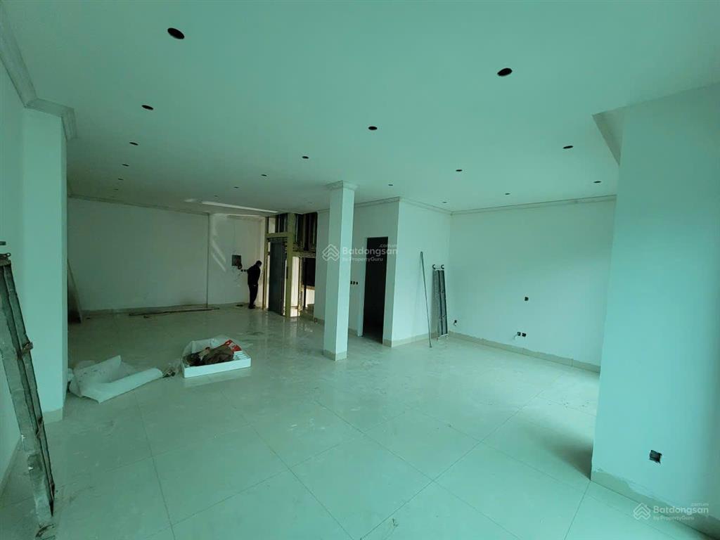 Cho thuê nhà riêng phú đô  nam từ liêm. dt 90m, 4 tầng, mặt tiền 7m, thông sàn, thang máy.39 triệu