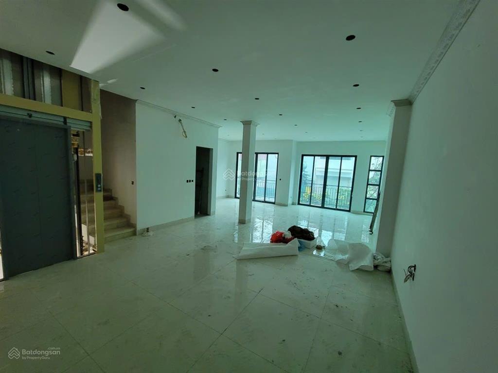 Cho thuê nhà riêng phú đô  nam từ liêm. dt 90m, 4 tầng, mặt tiền 7m, thông sàn, thang máy.39 triệu