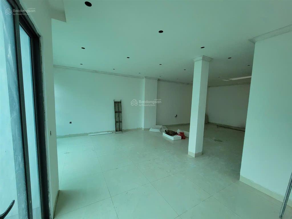 Cho thuê nhà riêng phú đô  nam từ liêm. dt 90m, 4 tầng, mặt tiền 7m, thông sàn, thang máy.39 triệu