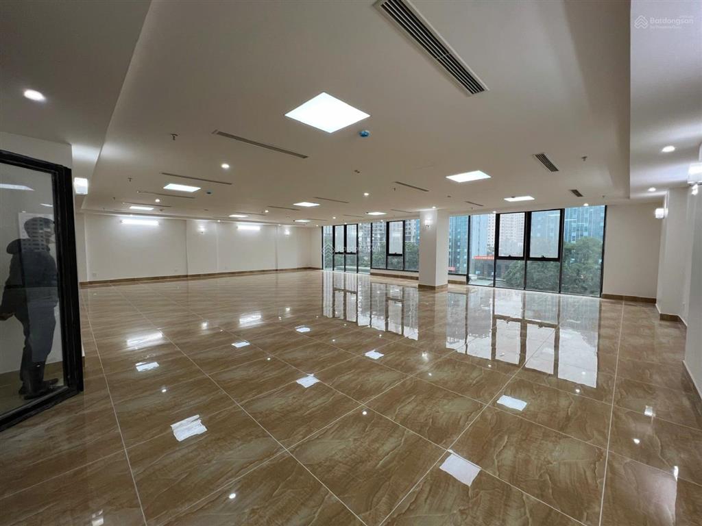 Cho thuê toà nhà khu liền kề đức diễn  bắc từ liêm. dt 145m, 7 tầng, thông sàn. 80 triệu/tháng