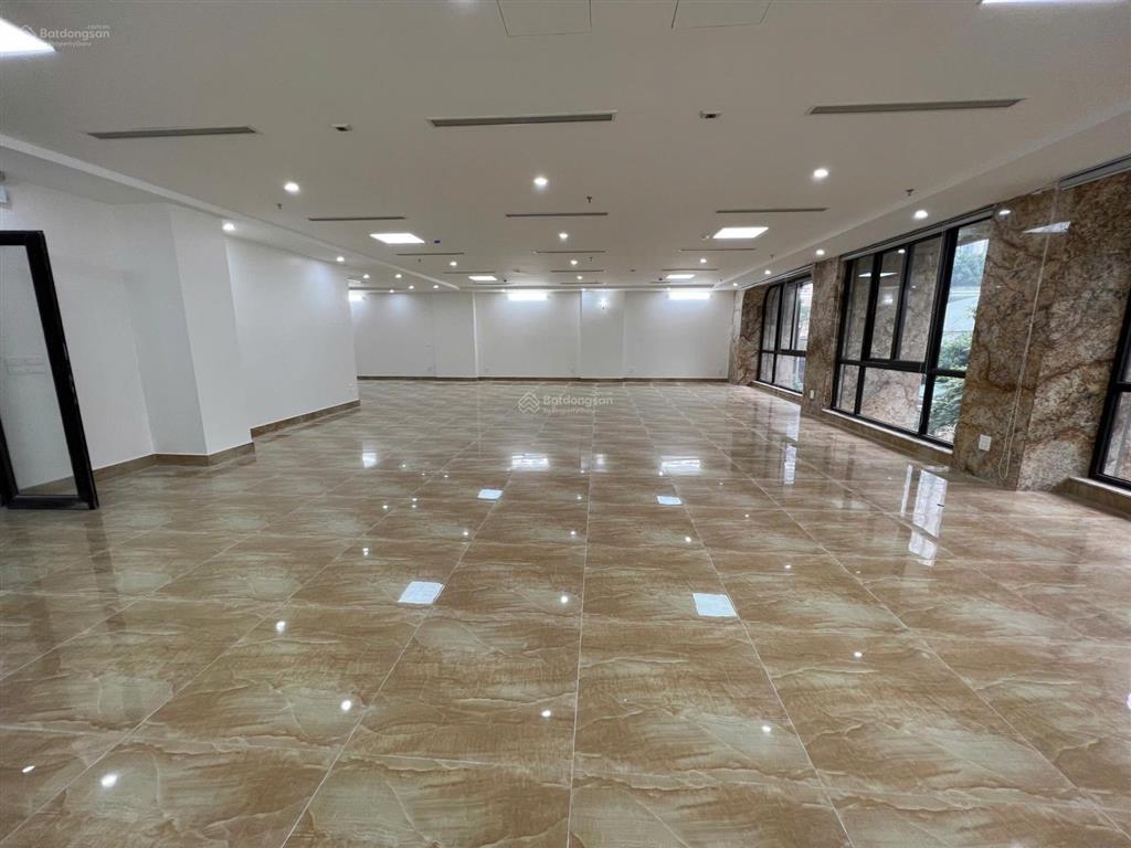 Cho thuê toà nhà khu liền kề đức diễn  bắc từ liêm. dt 145m, 7 tầng, thông sàn. 80 triệu/tháng