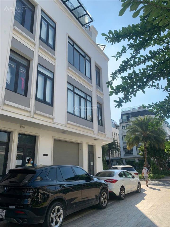 Cho thuê nhà mặt phố hàm nghi thuộc dự án vinhomes gardenia. 5 tầng, thang máy. giá 75 triệu