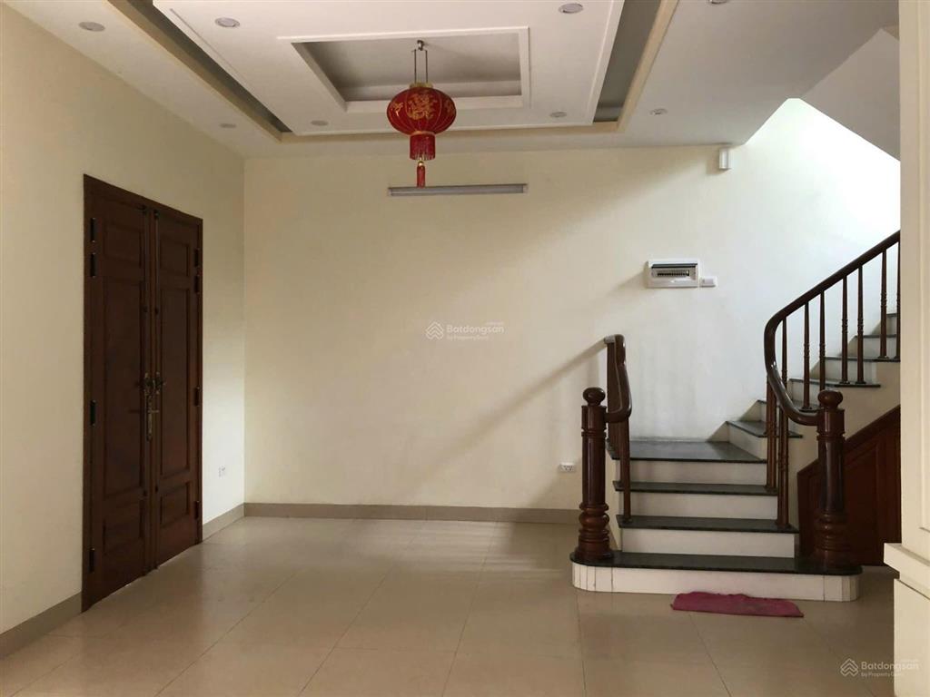 Cho thuê biệt thự trung văn olympia. dt 165m, xd 100m, 4 tầng, 6 phòng. giá 36 triệu
