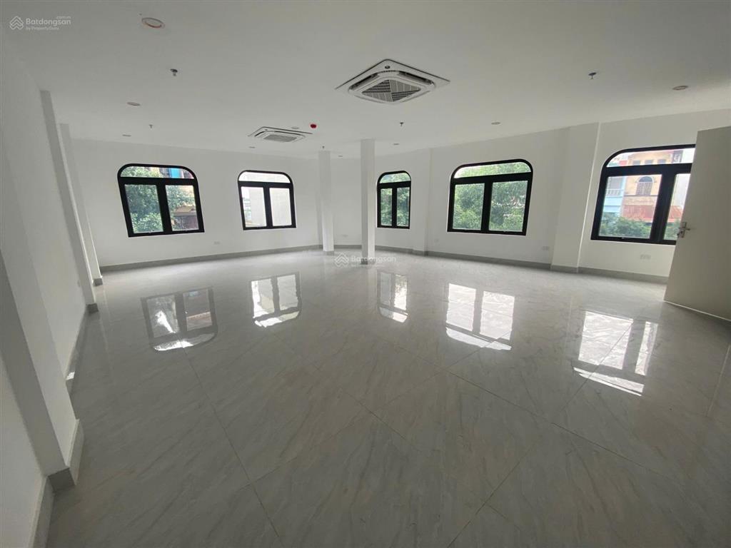Cho thuê nhà phú đô  nam từ liêm. dt 110m, 4,5 tầng, thông sàn, thang máy. 50 triệu/tháng