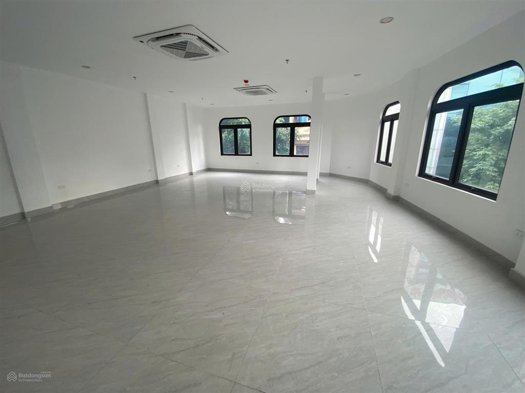 Cho thuê nhà phú đô  nam từ liêm. dt 110m, 4,5 tầng, thông sàn, thang máy. 50 triệu/tháng