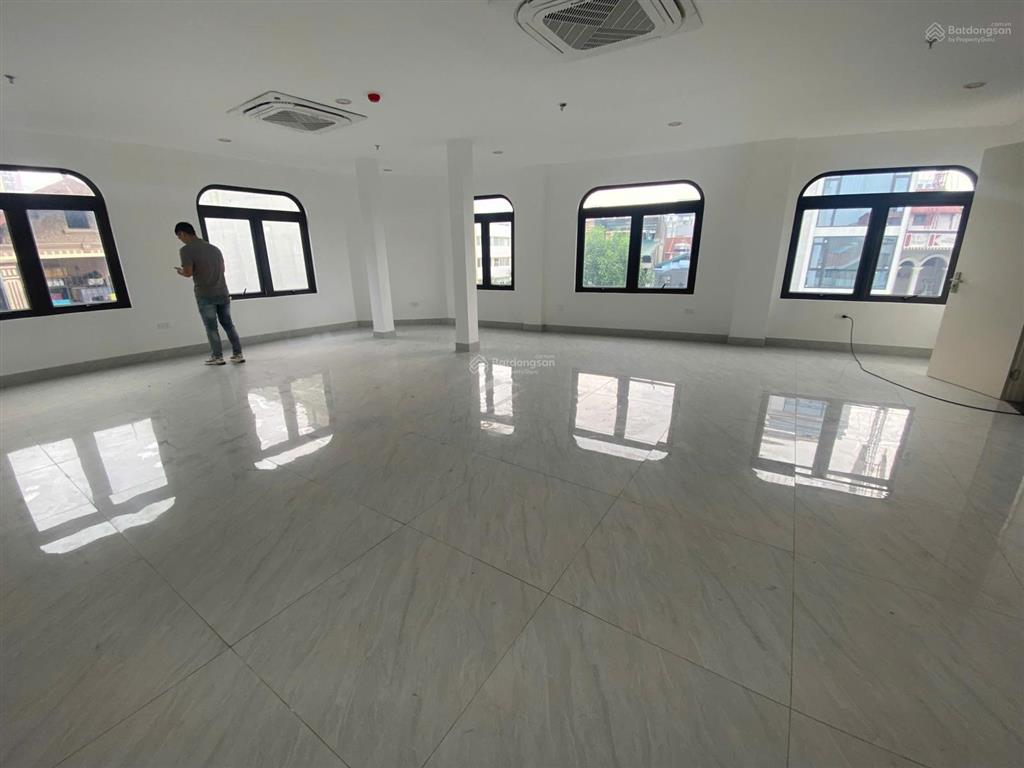 Cho thuê nhà phú đô  nam từ liêm. dt 110m, 4,5 tầng, thông sàn, thang máy. 50 triệu/tháng
