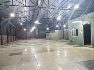 Cho thuê kho hữu hưng, tây mỗ. dt 450m2, mặt tiền 11m mặt đường hữu hưng. giá 38 triệu/tháng