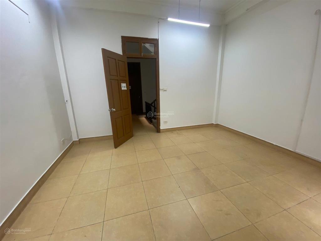 Cho thuê nhà nguyễn hoàng, nam từ liêm. dt 70m, 5 tầng, có đủ điều hoà,giá 25 triệu/tháng