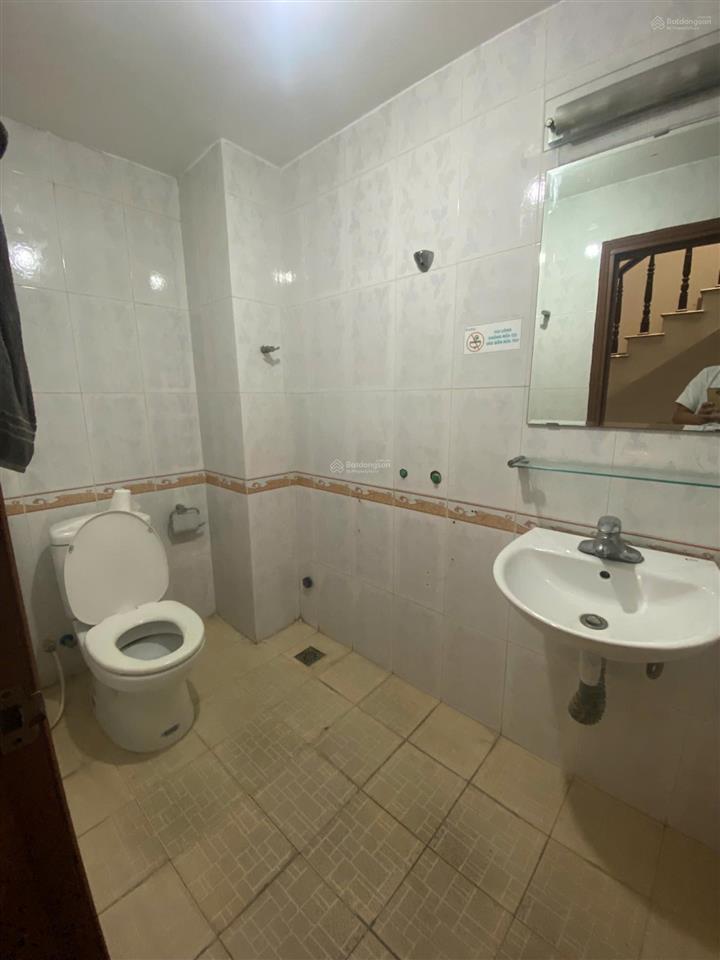 Cho thuê nhà nguyễn hoàng, nam từ liêm. dt 70m, 5 tầng, có đủ điều hoà,giá 25 triệu/tháng