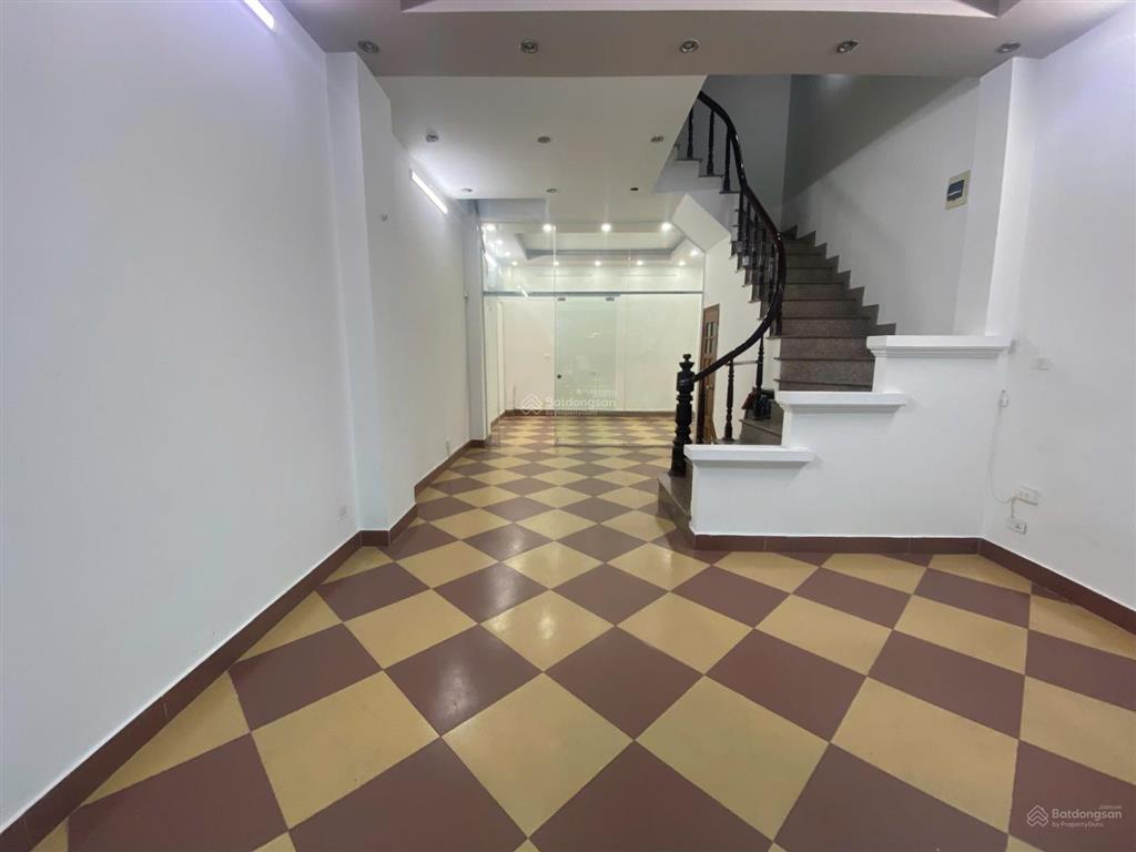 Cho thuê nhà nguyễn hoàng, nam từ liêm. dt 70m, 5 tầng, có đủ điều hoà,giá 25 triệu/tháng