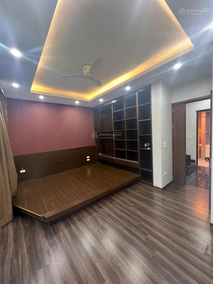 Cho thuê biệt thự thành phố giao lưu,(cạnh hồ an bình) dt 224m, xd 75m, 3 ,5 tầng. giá 40 triệu