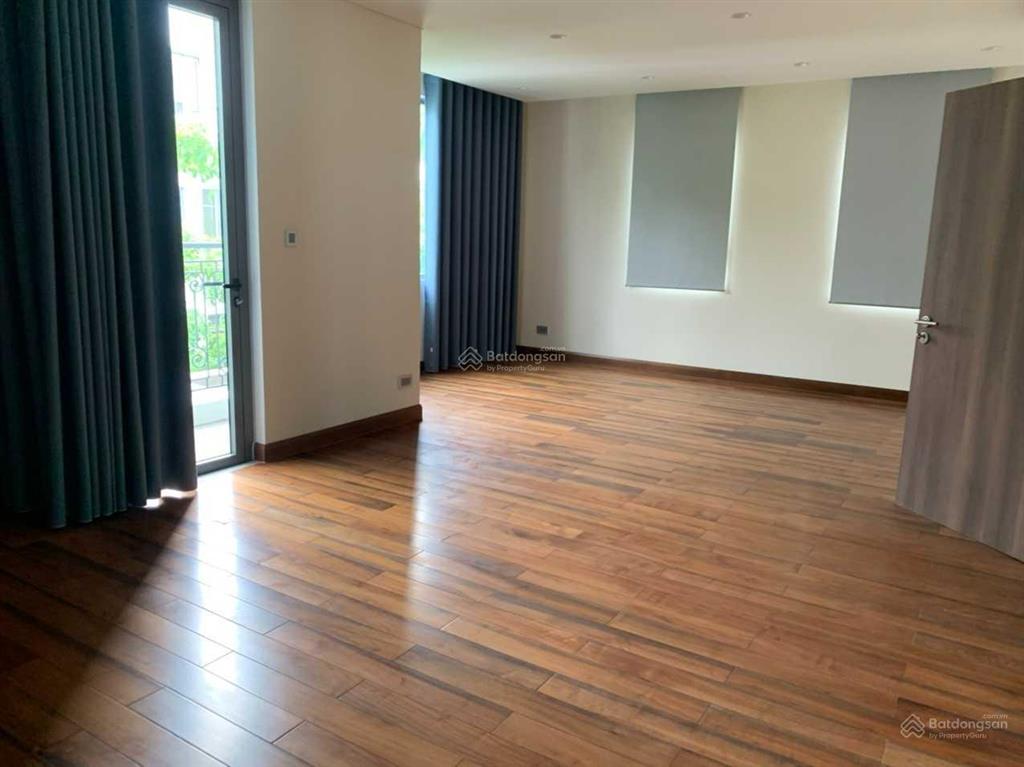 Cho thuê biệt thự the manor central park nguyễn xiển. dt 200m2, xd 125m2, 4t, thang máy. 45 tr/th