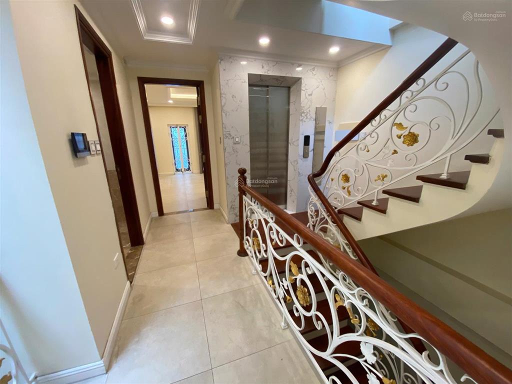 Cho thuê nhà liền kề five star đình thôn, dt 83m, 5 tầng, có thang máy, điều hoà. giá 65 triệu