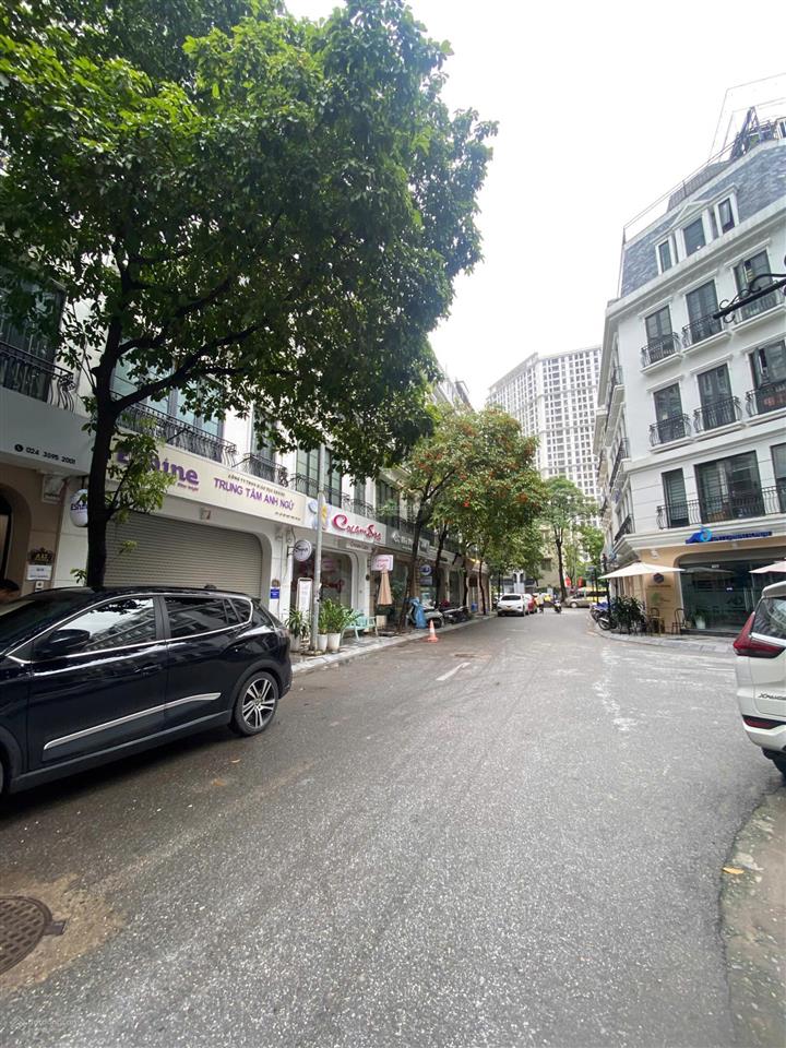 Cho thuê nhà liền kề five star đình thôn, dt 83m, 5 tầng, có thang máy, điều hoà. giá 65 triệu