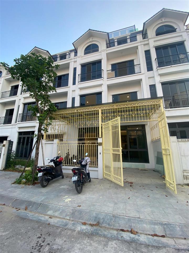Cho thuê nhà liền kề tây nam mễ trì  nam từ liêm. dt 95m2, 4 tầng, thang máy, đh. giá 39 triệu/th