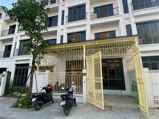 Cho thuê nhà liền kề tây nam mễ trì  nam từ liêm. dt 95m2, 4 tầng, thang máy, đh. giá 39 triệu