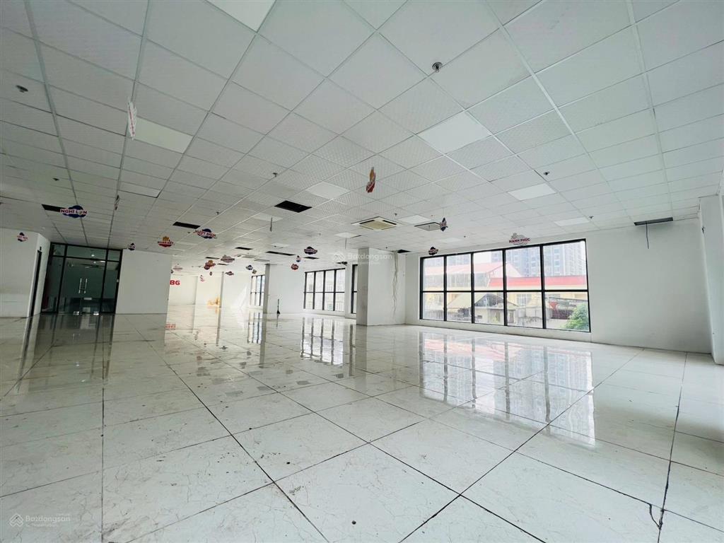 Cho thuê sàn văn phòng đường trịnh văn bô, mỹ đình. dt 300m2, giá 180 nghìn/m2/tháng