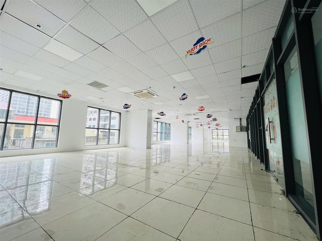 Cho thuê sàn văn phòng đường trịnh văn bô, mỹ đình. dt 300m2, giá 180 nghìn/m2/tháng