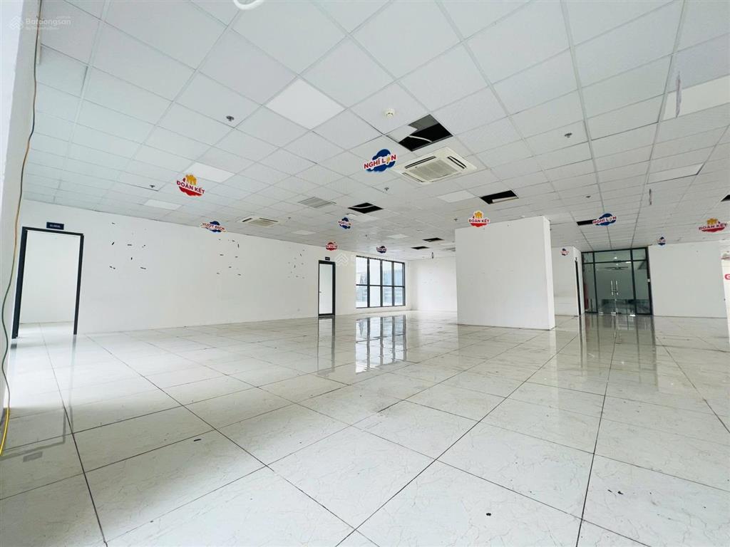 Cho thuê sàn văn phòng đường trịnh văn bô, mỹ đình. dt 300m2, giá 180 nghìn/m2/tháng
