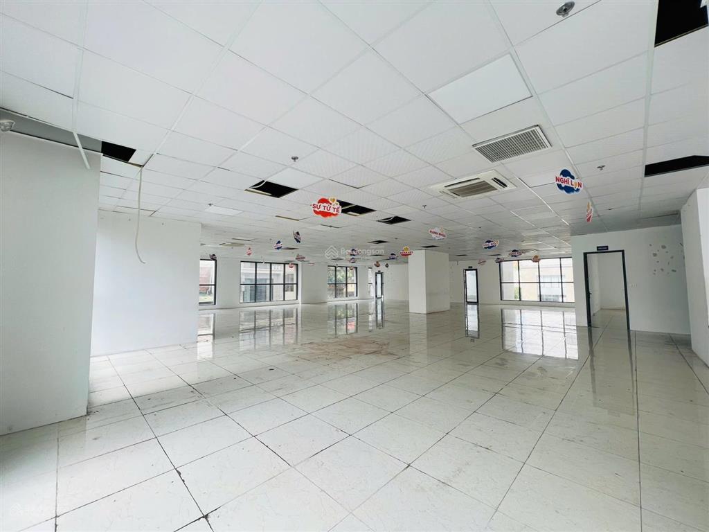 Cho thuê sàn văn phòng đường trịnh văn bô, mỹ đình. dt 300m2, giá 180 nghìn/m2/tháng