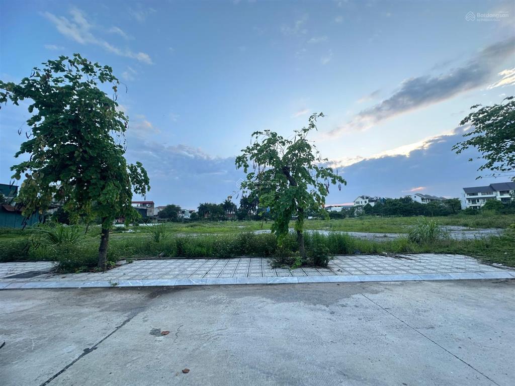 Cho thuê đất lê trọng tấn  dương nội. dt 9000m2. xuất vat đầy đủ giá 34 nghìn/m2/tháng