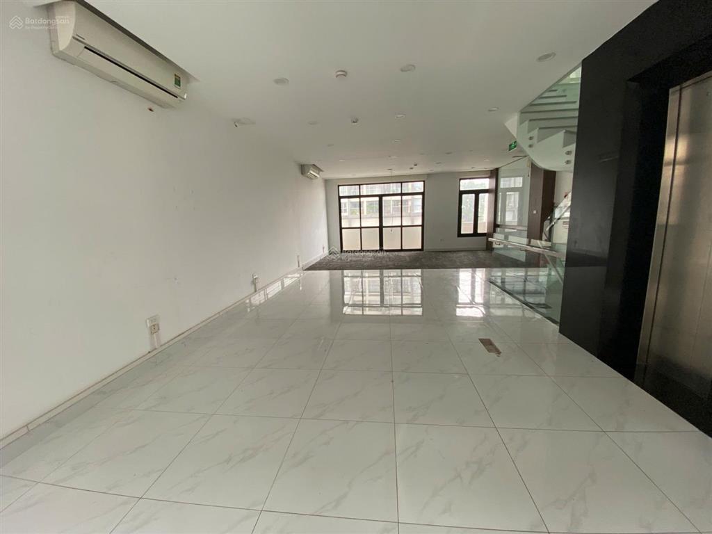Cho thuê nhà mặt phố vinhomes gardenia hàm nghi, từ liêm. dt 95m2, 5 tầng, thang máy. giá 72 triệu