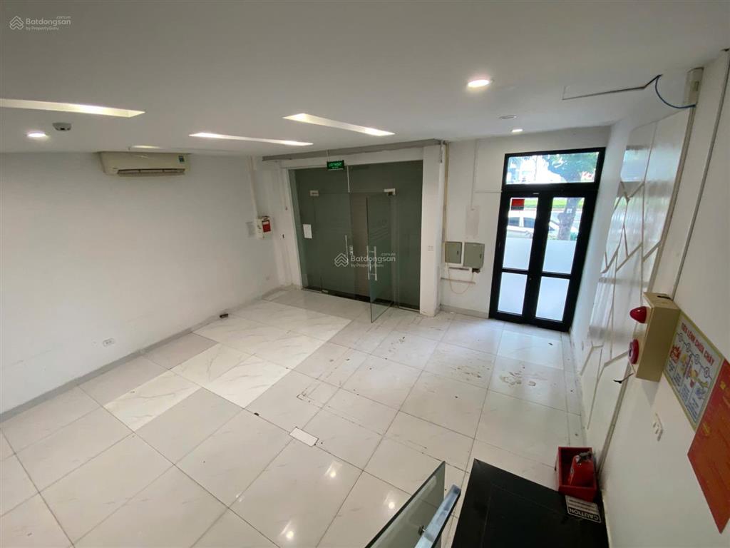 Cho thuê nhà mặt phố vinhomes gardenia hàm nghi, từ liêm. dt 95m2, 5 tầng, thang máy. giá 72 triệu