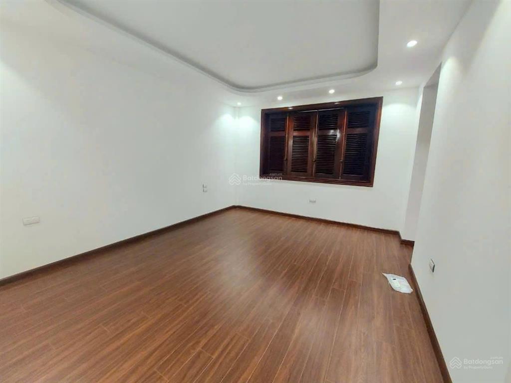 Cho thuê nhà liền kề 90 nguyễn tuân. dt 75m², 3 tầng, có điều hòa, thang máy. giá 35 triệu/tháng