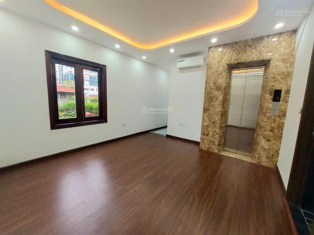 Cho thuê nhà liền kề 90 nguyễn tuân. dt 75m², 3 tầng, có điều hòa, thang máy. giá 35 triệu/tháng