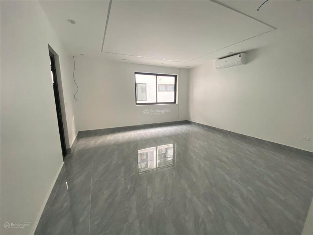 Cho thuê nhà liền kề vov lương thế vinh. dt 90m, 5 tầng, mt 5m. có đh. giá 30 triệu/tháng