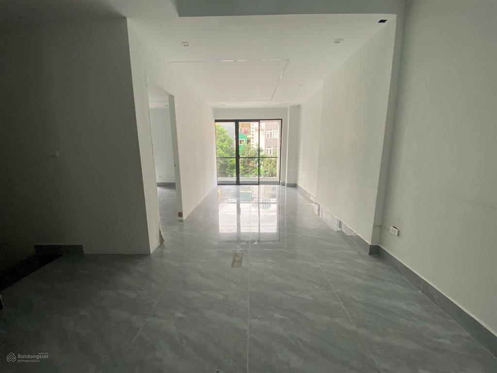 Cho thuê nhà liền kề vov lương thế vinh. dt 90m, 5 tầng, mt 5m. có đh. giá 30 triệu/tháng