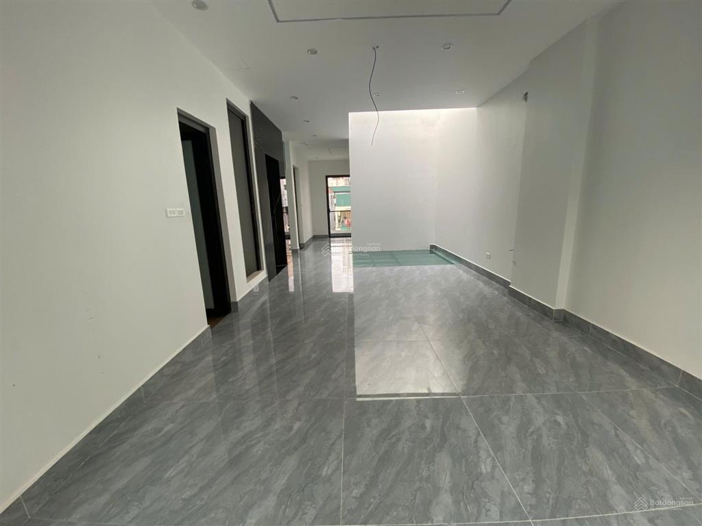 Cho thuê nhà liền kề vov lương thế vinh. dt 90m, 5 tầng, mt 5m. có đh. giá 30 triệu/tháng