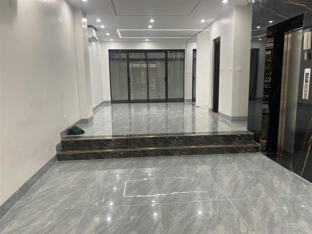 Cho thuê nhà liền kề vov lương thế vinh. dt 90m, 5 tầng, mt 5m. có đh. giá 30 triệu/tháng
