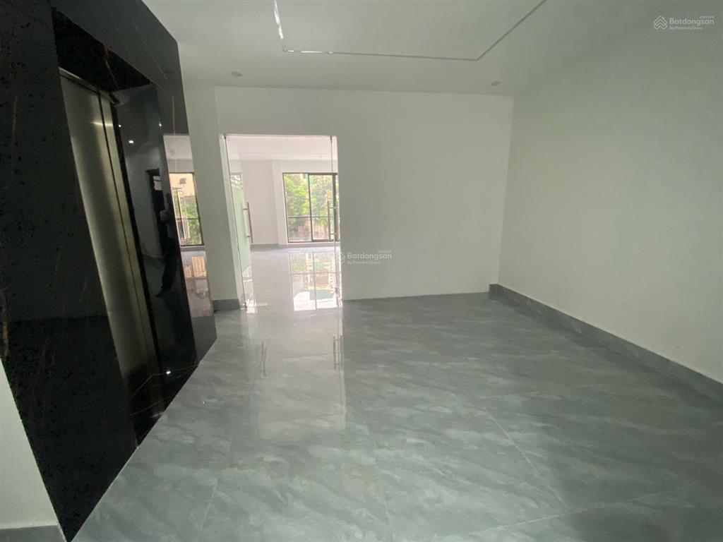 Cho thuê nhà liền kề vov lương thế vinh. dt 90m, 5 tầng, mt 5m. có đh. giá 30 triệu/tháng