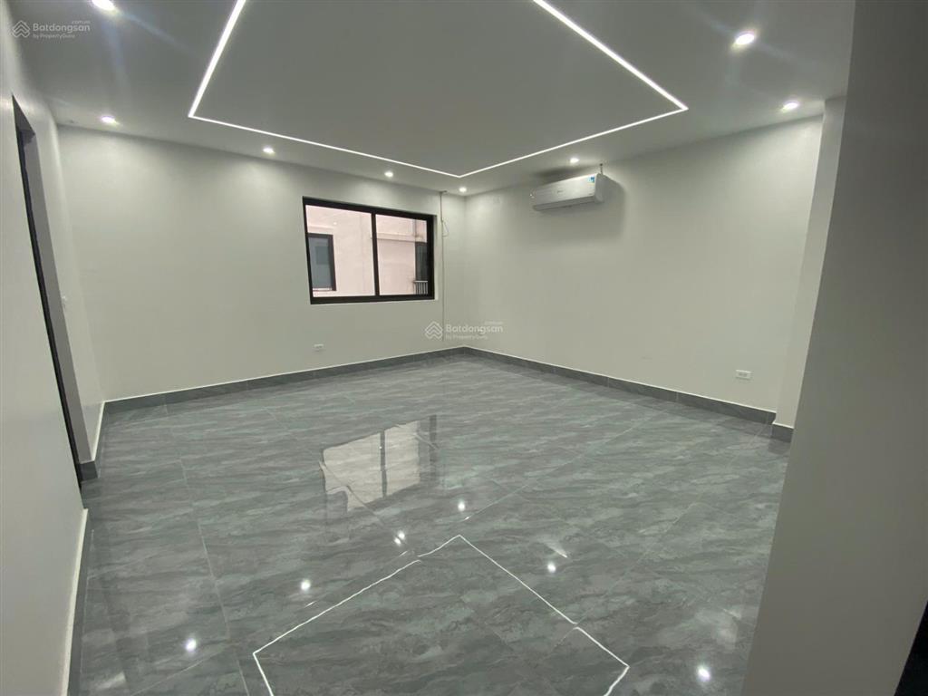 Cho thuê nhà liền kề vov lương thế vinh. dt 90m, 5 tầng, mt 5m. có đh. giá 30 triệu/tháng