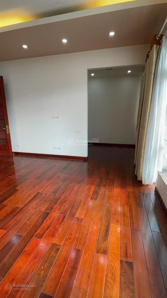 Cho thuê nhà vinaconex trung văn. dt 115m, 5 tầng, có thang máy, điều hoà. giá 35 triệu/tháng