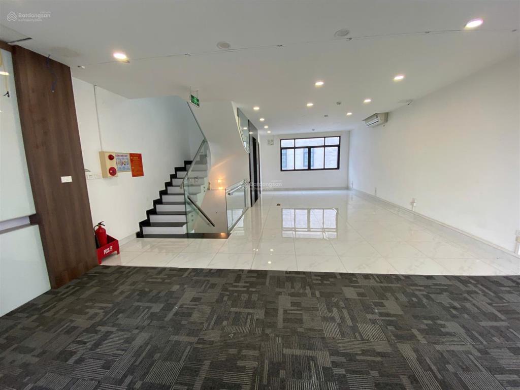 Cho thuê nhà mặt phố vinhomes gardenia hàm nghi. dt 95m2, 5 tầng, thông sàn, thang máy