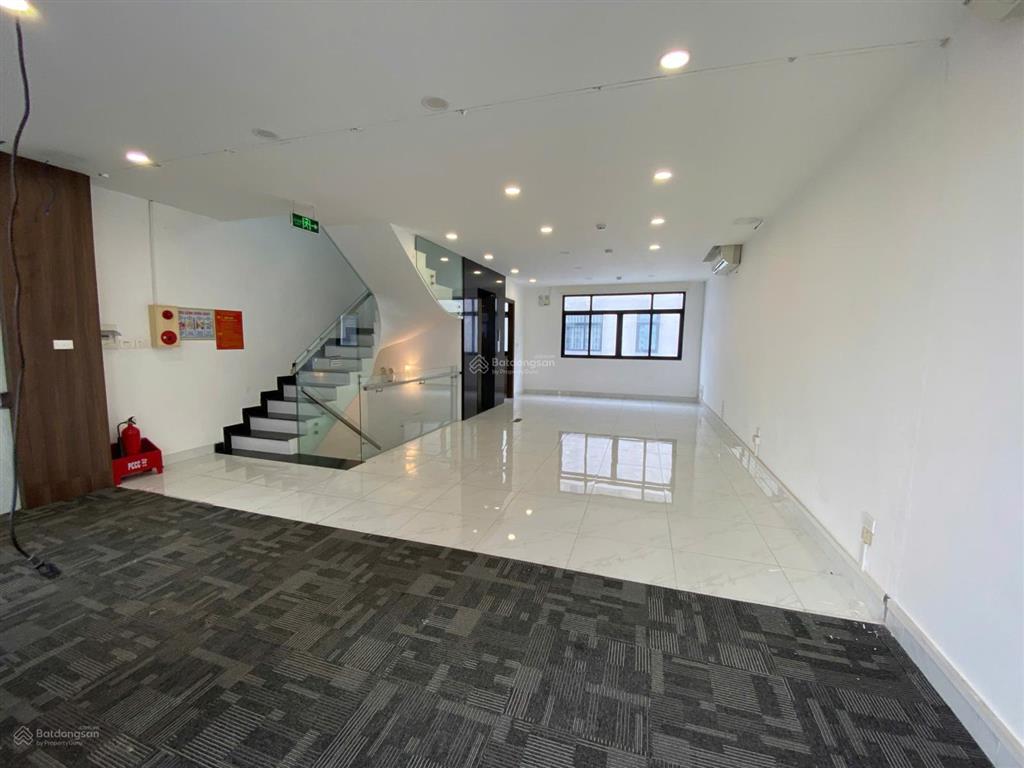 Cho thuê nhà mặt phố vinhomes gardenia hàm nghi. dt 95m2, 5 tầng, thông sàn, thang máy