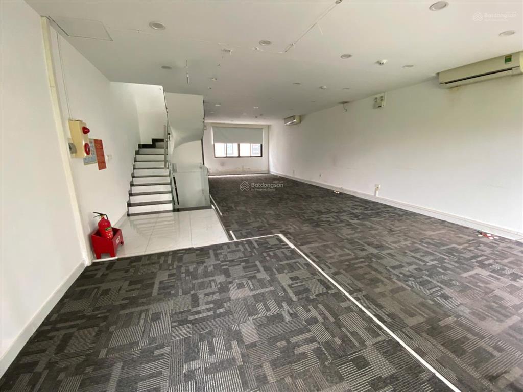 Cho thuê nhà mặt phố vinhomes gardenia hàm nghi. dt 95m2, 5 tầng, thông sàn, thang máy