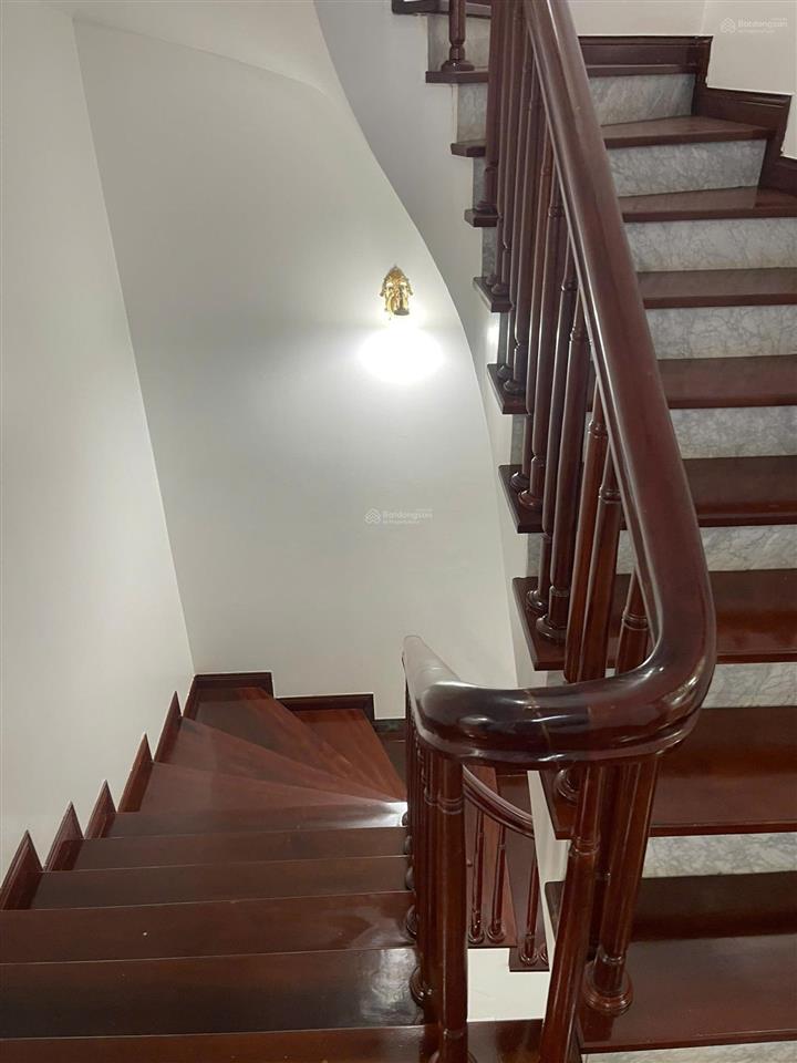 Cho thuê biệt thự vimeco nguyễn chánh, dt 140m, xd 90m, 4 tầng, 1 hầm, mới đẹp. giá 60 triệu