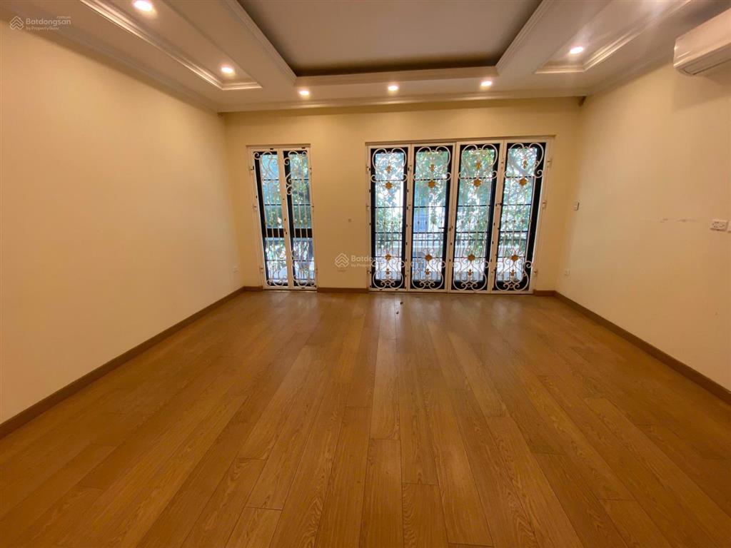 Cho thuê nhà làng việt kiều châu âu, dt 75m2, 4 tầng, đủ điều hoà. giá 22 triệu/tháng