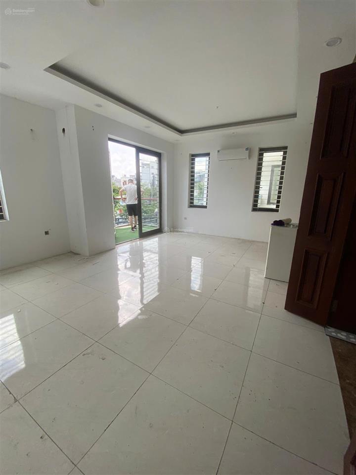 Cho thuê nhà biệt thự mỹ đình, dt 200m2, xây dựng 100m, 4 tầng, mt 8m. giá 40 triệu/tháng