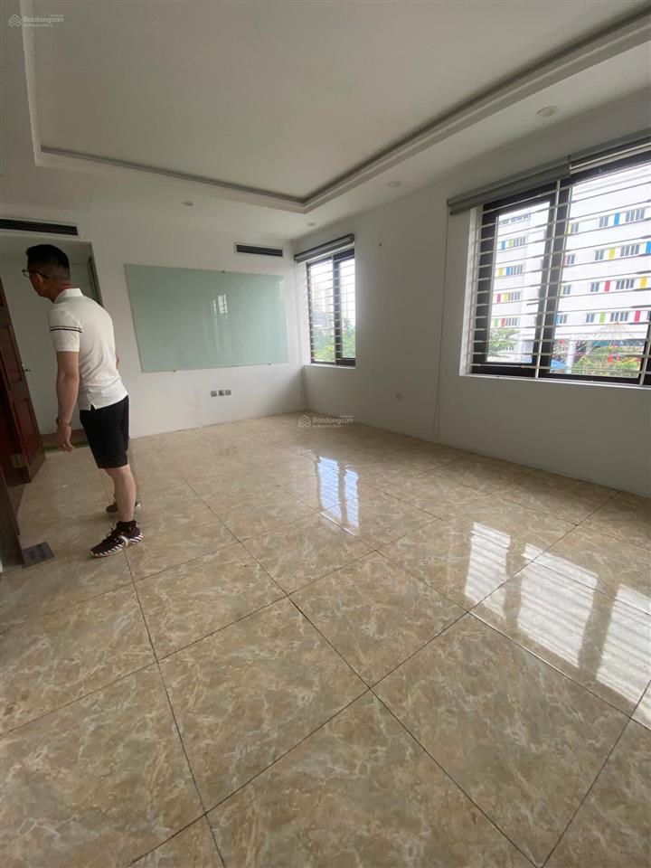 Cho thuê nhà biệt thự mỹ đình, dt 200m2, xây dựng 100m, 4 tầng, mt 8m. giá 40 triệu/tháng